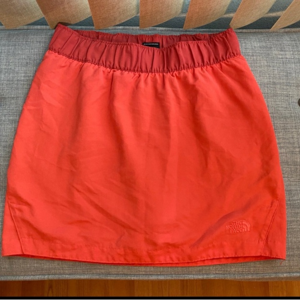 The North Face Women's Athletic Pink Coral Mini Skort Size XSmall